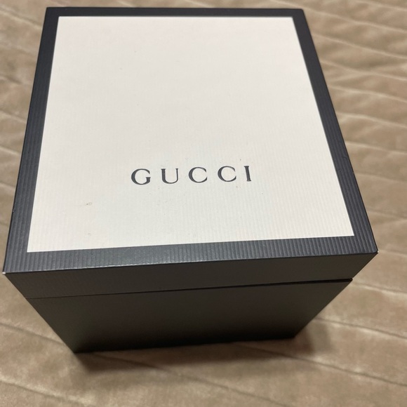 Gucci Women's Lavender and Gold Watch - Picture 4 of 5